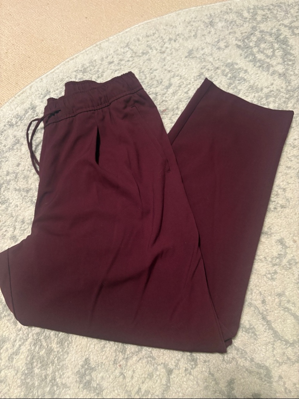 Old navy Billie pant in burgundy never worn